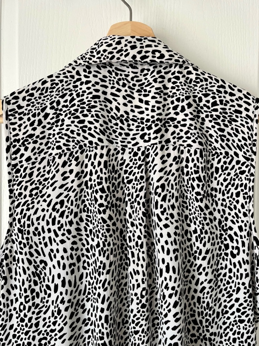 CLEO Black & White Print Sleeveless Blouse Medium - Picture 10 of 15